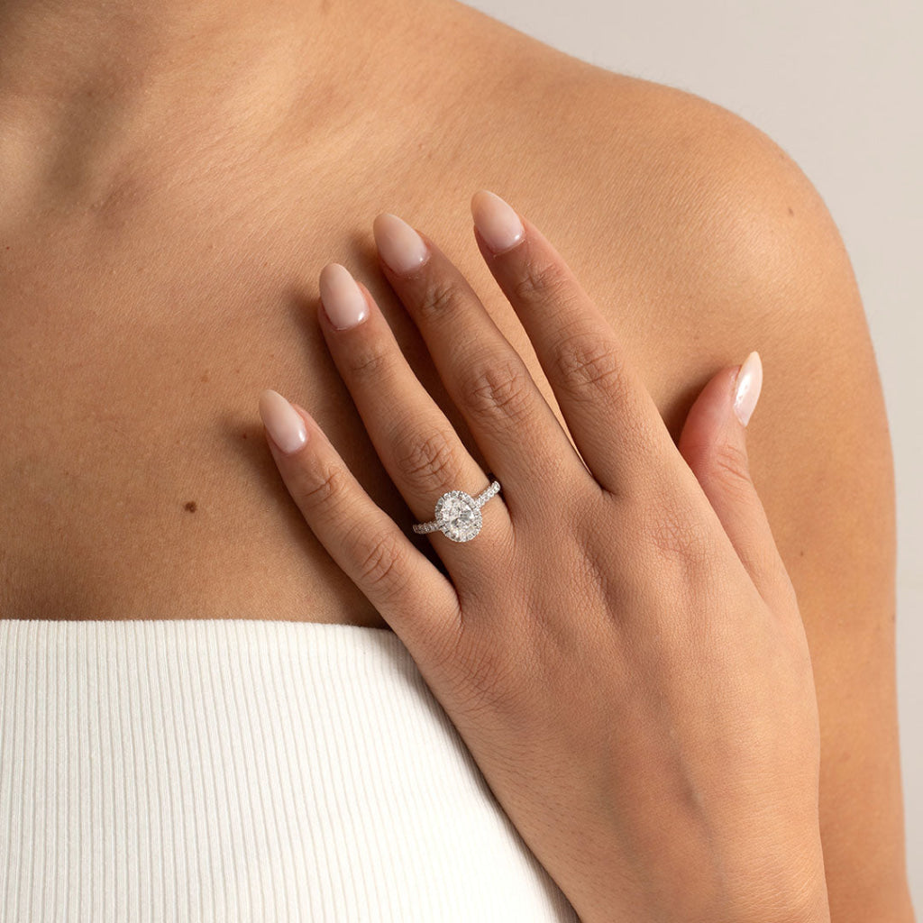 ARIANA | Oval Halo Diamond Set in Platinum - Rings