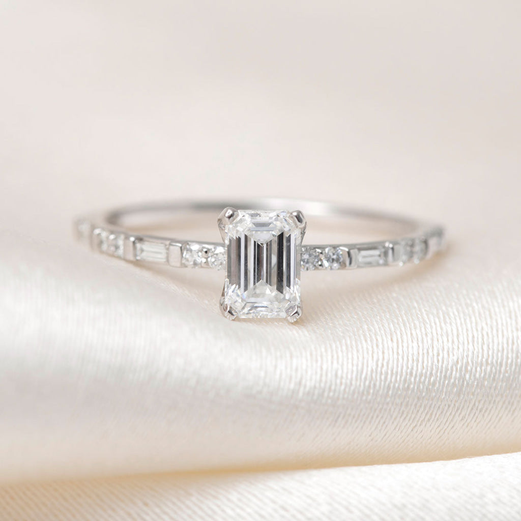 ASTORIA 0.75ct | Emerald Cut Diamond Engagement Ring