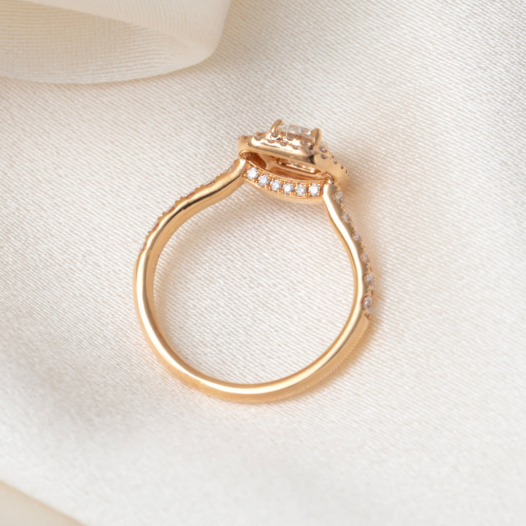 AURORA 0.85ct | Cushion Halo Diamond Engagement Ring