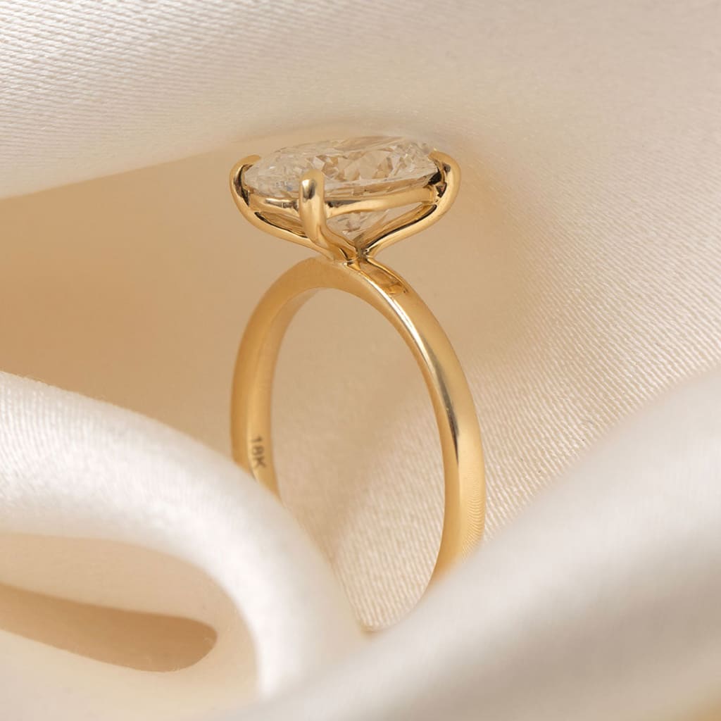 AVOCA 2.50ct | Oval Solitaire Lab Diamond Set in 18ct Gold