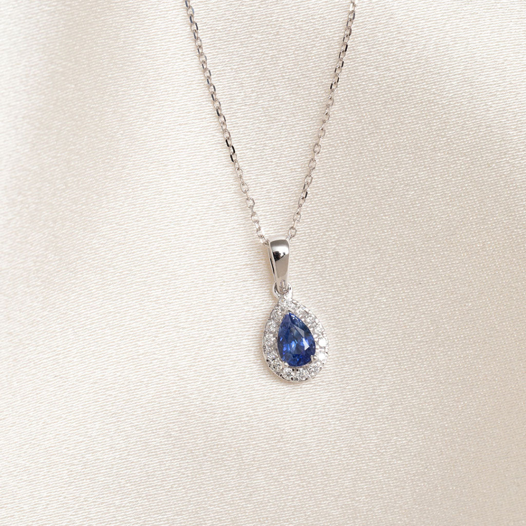 diamond and sapphire necklace 