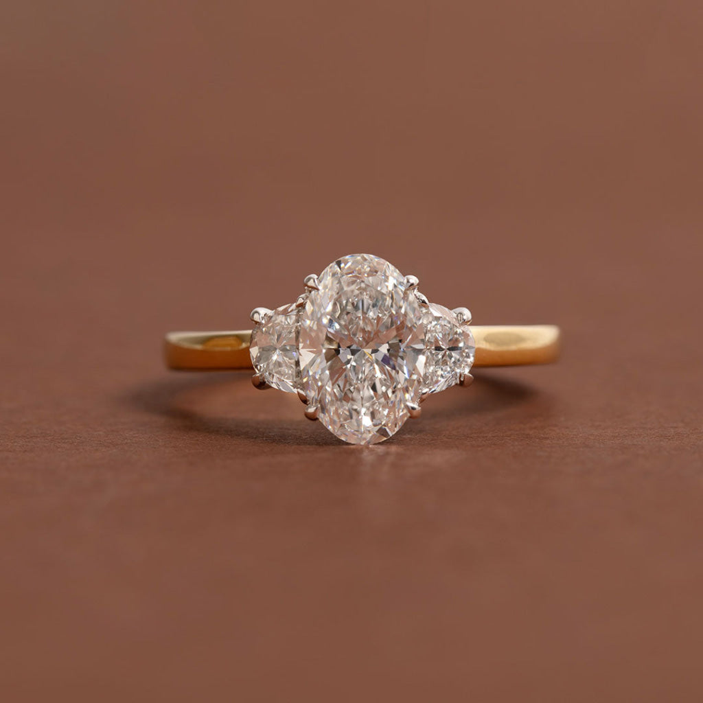 BARONESS 1.85ct | Oval 3-Stone Lab Diamond Set in 18ct Gold