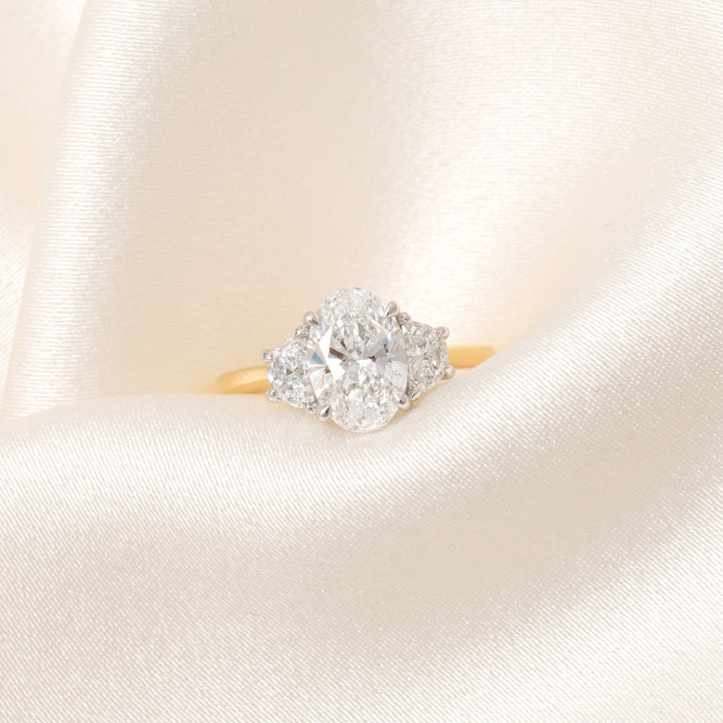 BARONESS 1.85ct | Oval 3-Stone Lab Diamond Set in 18ct Gold