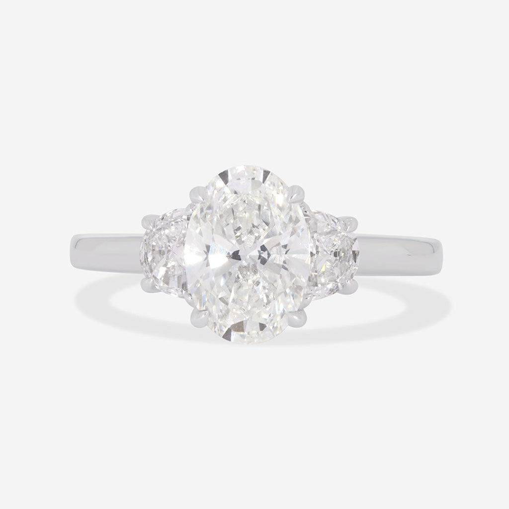 BARONESS 1.90ct | Oval 3-Stone Lab Diamond Set in Platinum