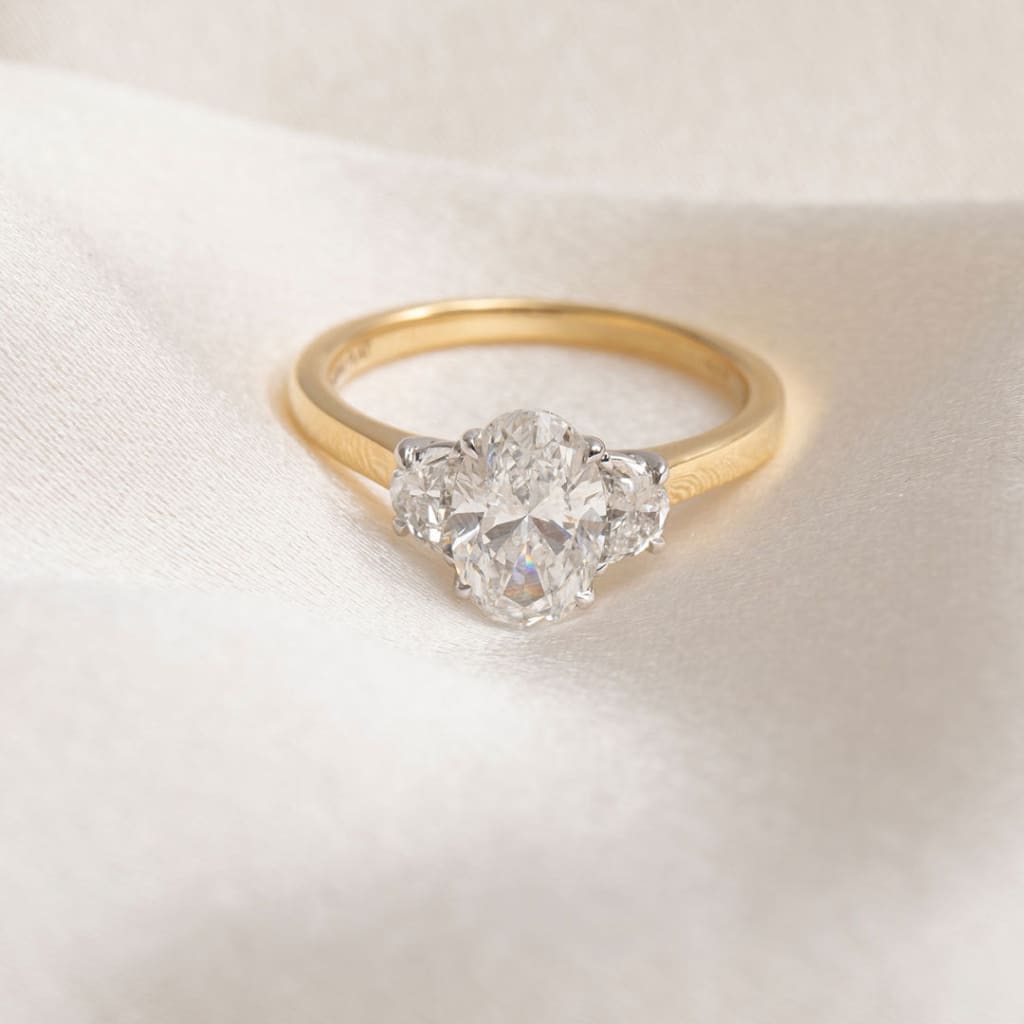 BARONESS 1.85ct | Oval 3-Stone Lab Diamond Set in 18ct Gold