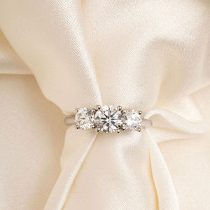 BAYBERRY 2ct | Round 3-Stone Lab Grown Diamond Engagement Ring in Platinum