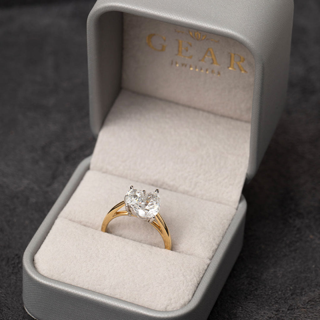 BLOOMSBURY | Pear Toi Et Moi Set in 18ct Gold 2.50ct - Rings