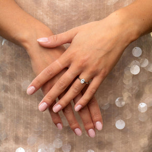 BORDEAUX 1.00ct | Oval Natural Diamond Engagement Ring in Platinum