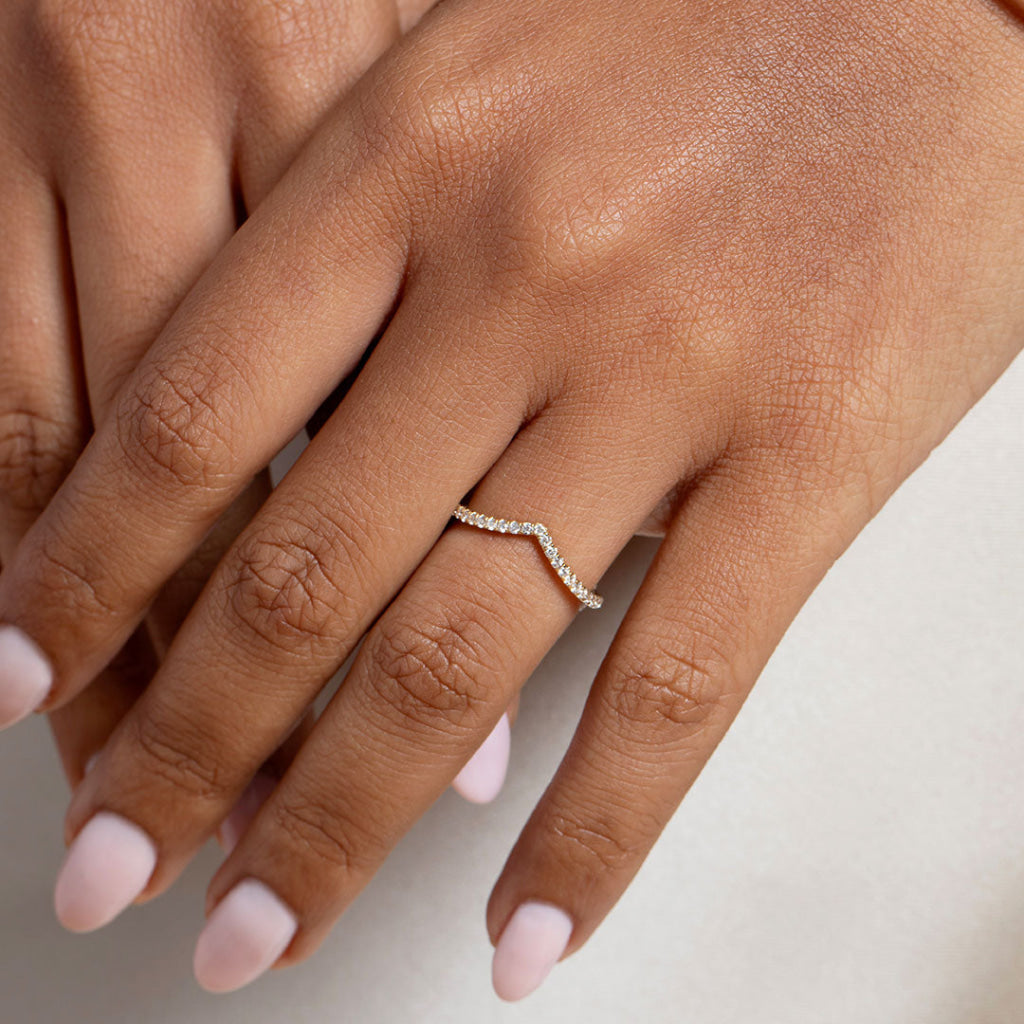 Bravo 18ct Gold Wedding Band - Model