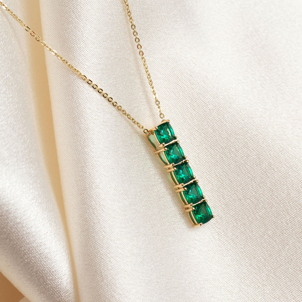 lab grown emerald pendant and chain