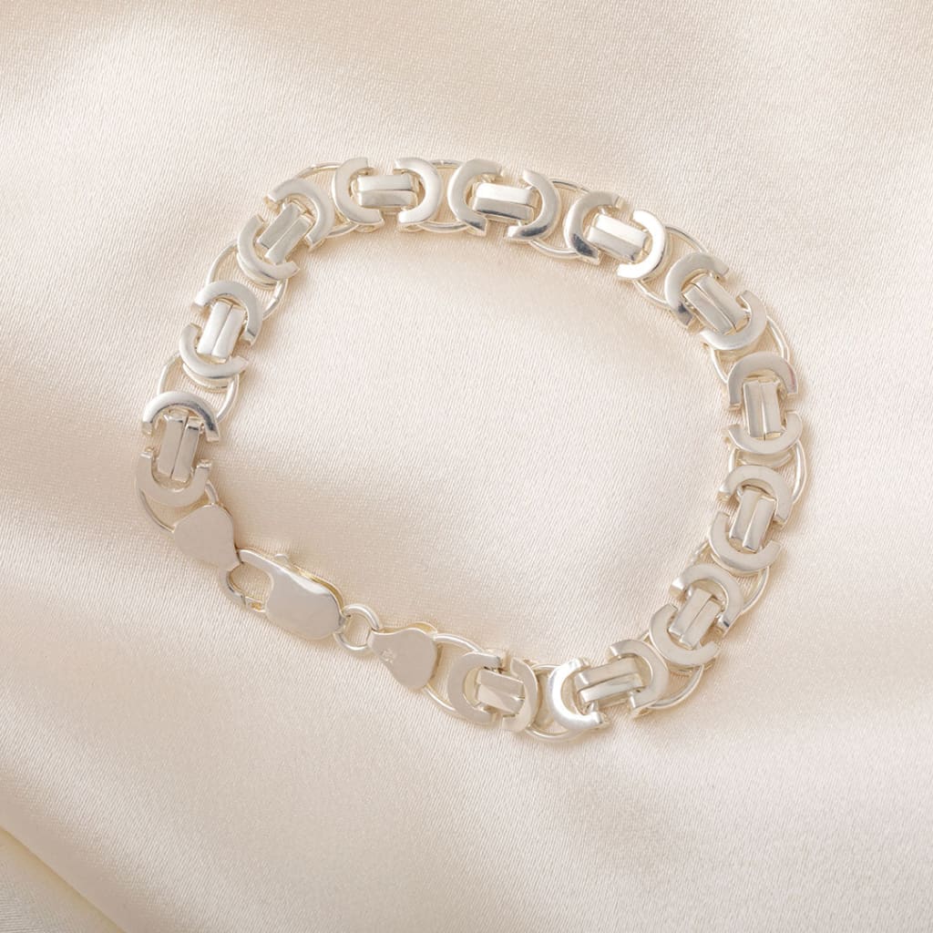 close up of gents sterling silver bracelet