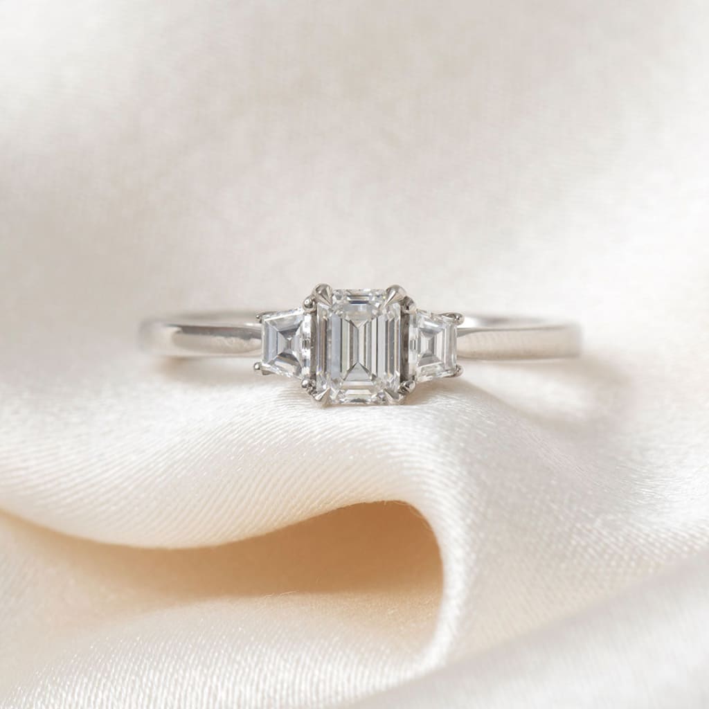 CHICAGO 0.68ct | Emerald Cut 3-Stone Diamond Engagement