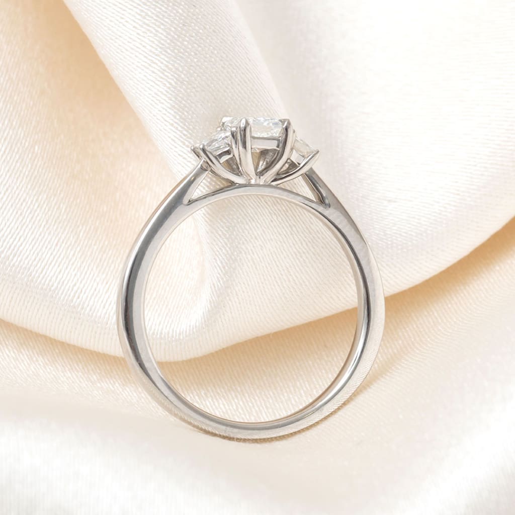 CHICAGO 0.68ct | Emerald Cut 3-Stone Diamond Engagement