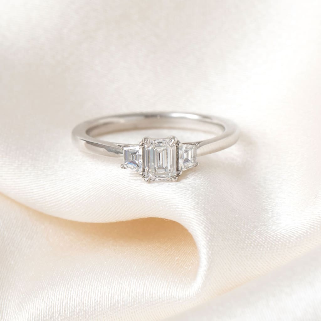 CHICAGO 0.68ct | Emerald Cut 3-Stone Diamond Engagement