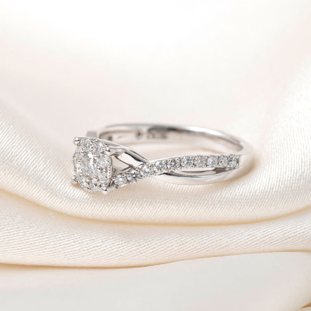 CHLOE 0.52ct | Round Halo Diamond Engagement Ring in 18ct