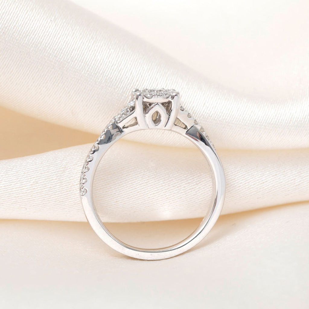 CHLOE 0.52ct | Round Halo Diamond Engagement Ring in 18ct