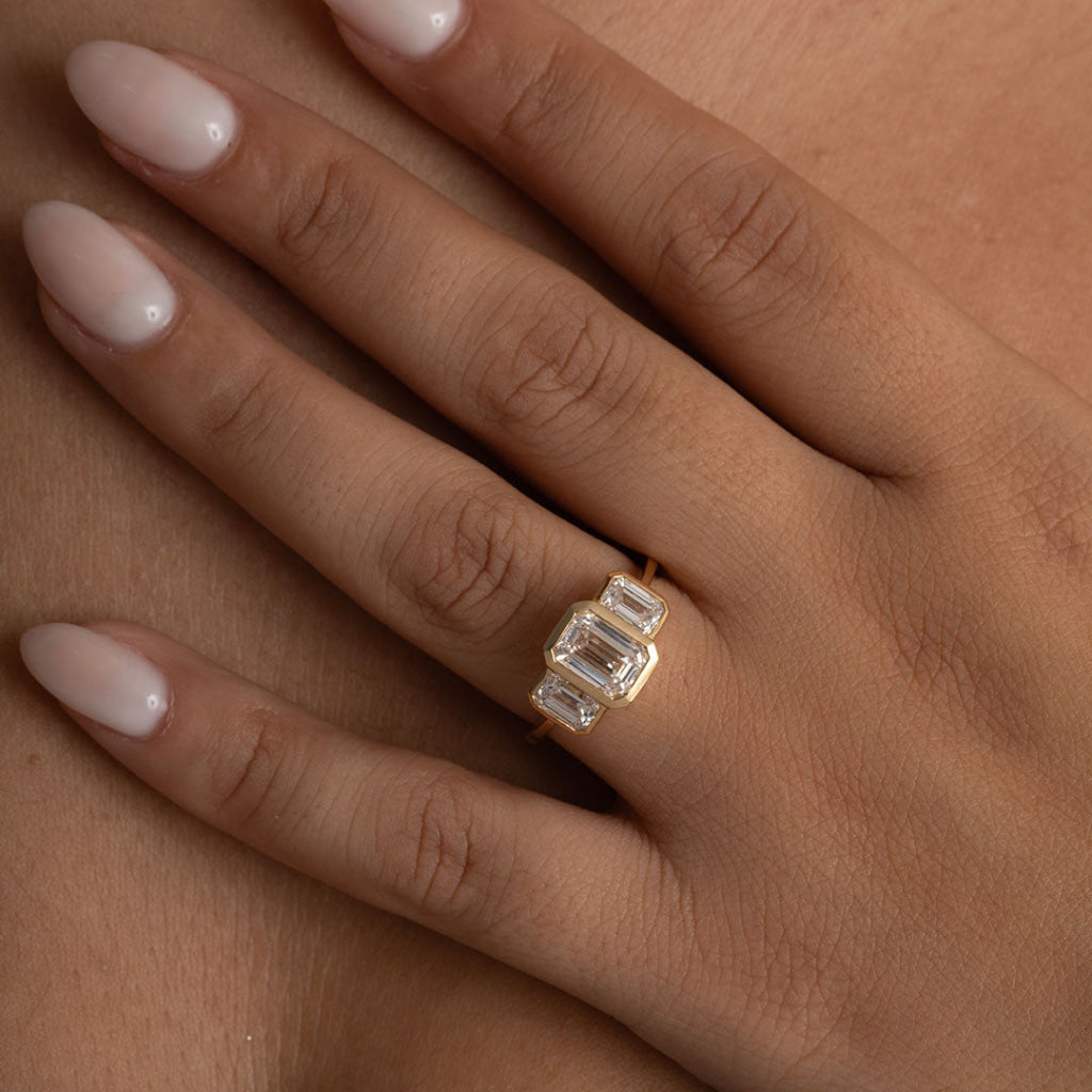 CLODAGH | Emerald Cut Bezel Set Lab Diamond in 18ct Gold