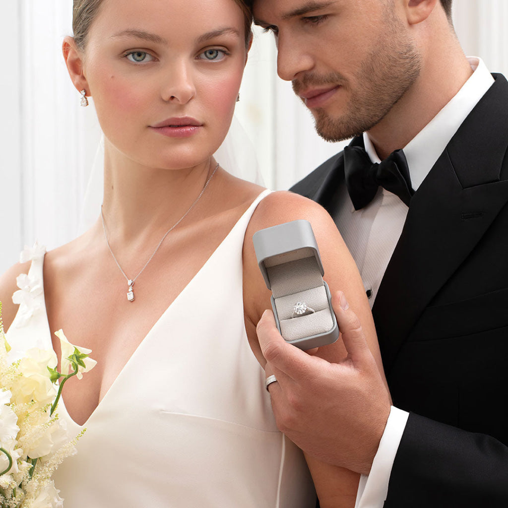 COCO | Oval Halo Lab Grown Diamond Engagement Ring Set