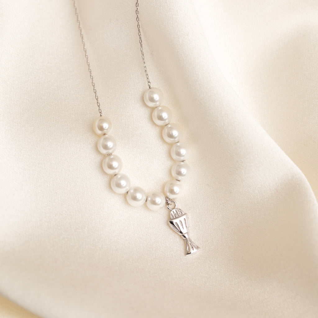 Communion pearl necklet
