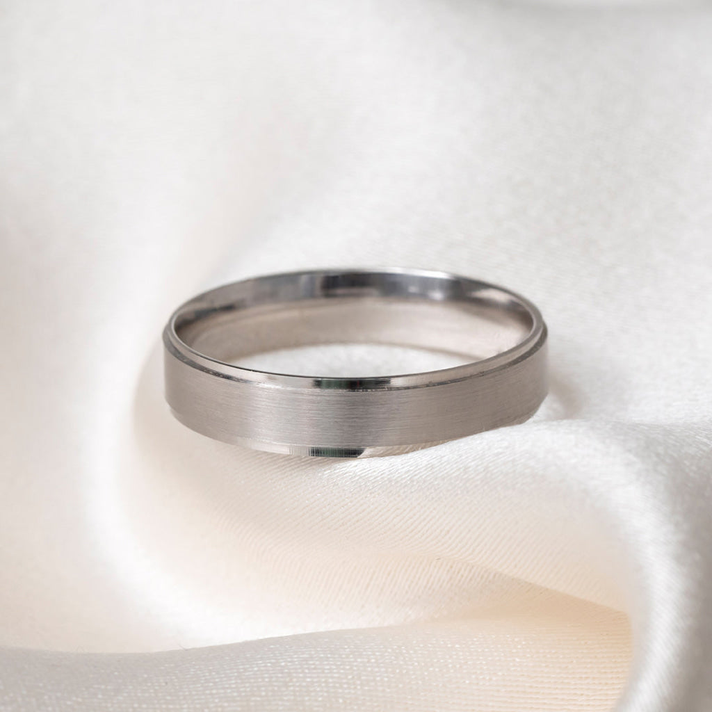 CONRAD 5mm | Men’s Wedding Ring in 9ct White Gold - Rings