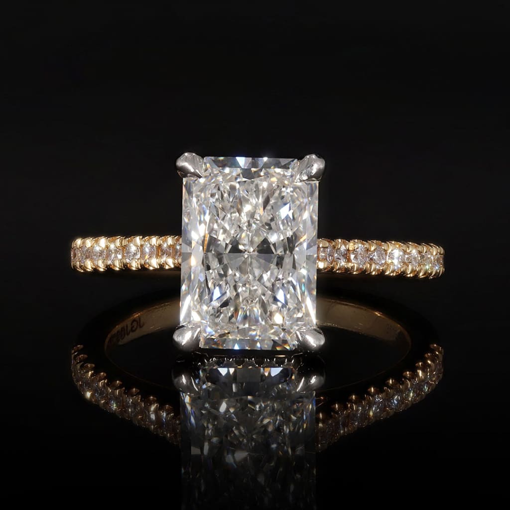 DAVIS | Radiant Solitaire Lab Diamond Set in 18ct Gold