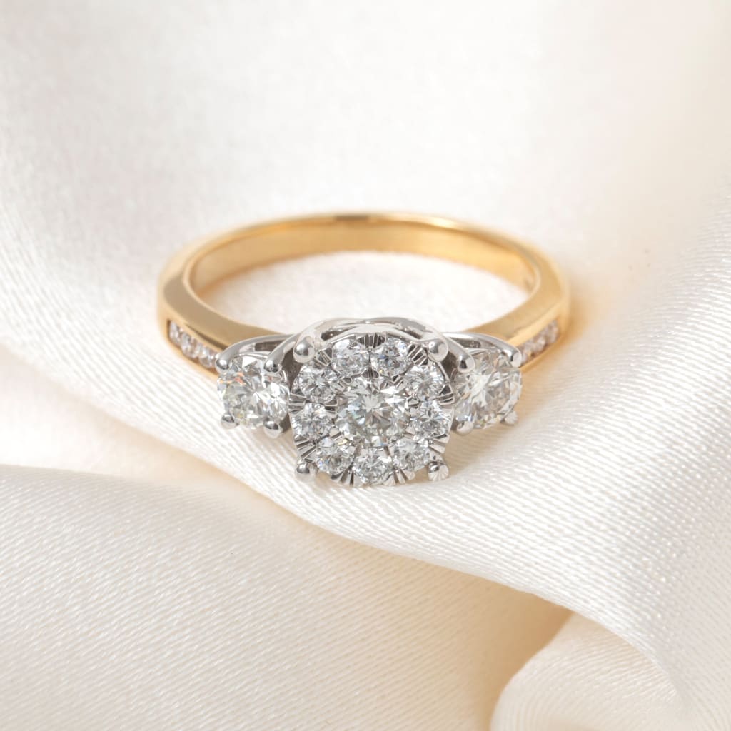 DOLLY 1ct | Round Cluster Diamond Engagement Ring in 18ct