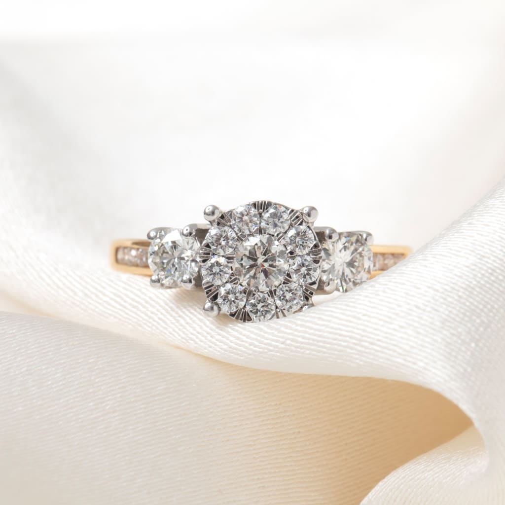 DOLLY 1ct | Round Cluster Diamond Engagement Ring in 18ct