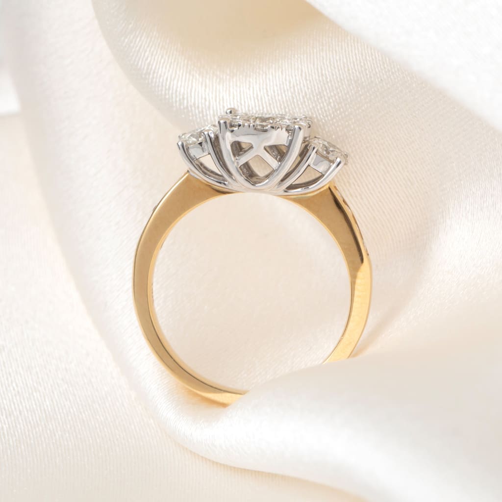 DOLLY 1ct | Round Cluster Diamond Engagement Ring in 18ct