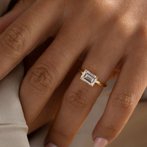 DOROTHY 2ct | Emerald Cut Lab Grown Diamond Engagement Ring in 18ct Gold