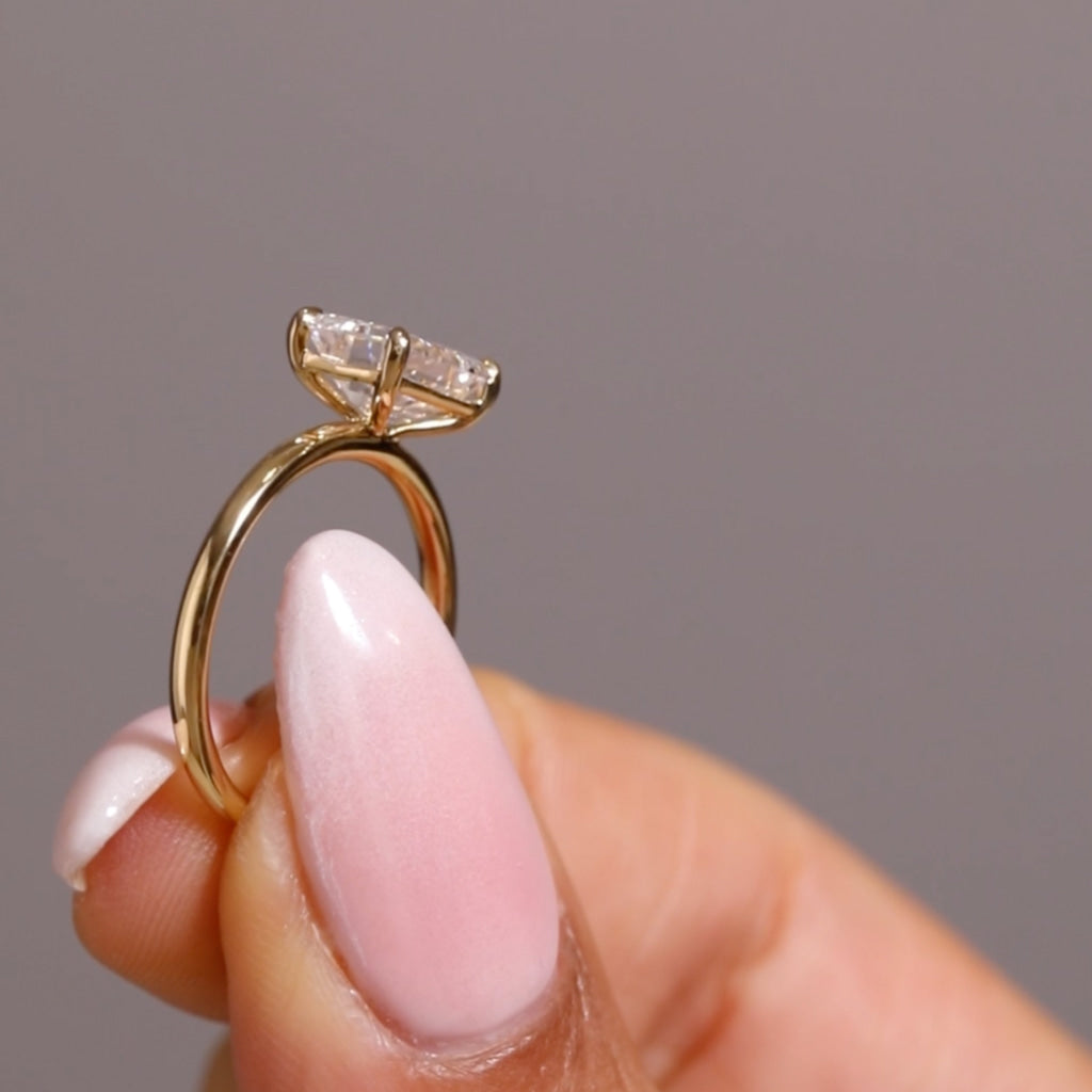 DOROTHY | Emerald Cut Lab Diamond Ring Set in 18ct Gold