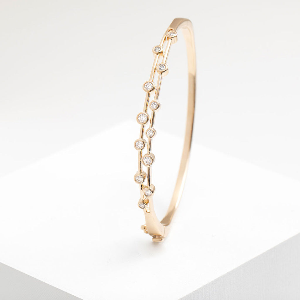 rub over diamond bangle yellow gold