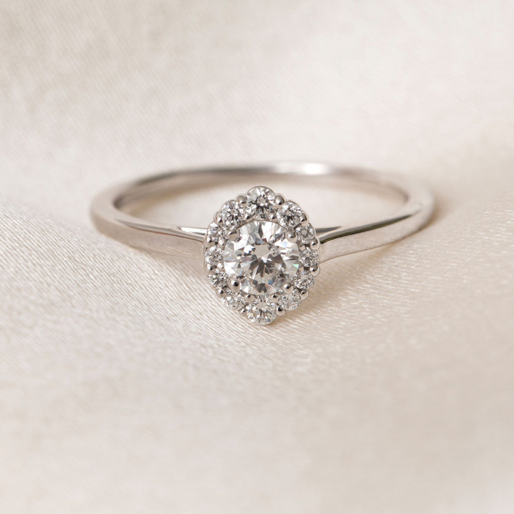 ELARA 0.44ct | Round Halo Diamond Engagement Ring
