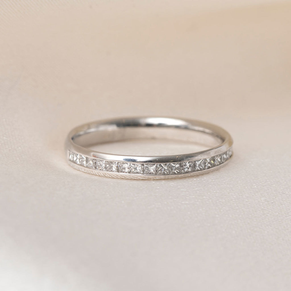 ELROND | Diamond Wedding Ring in Platinum M Rings