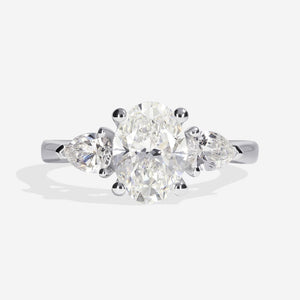 ELYSIAN 2ct | Oval 3-Stone Lab Grown Diamond Engagement Ring in Platinum