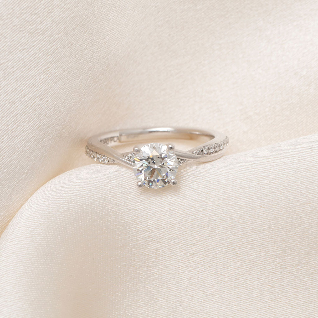 ENTWINE | Round Solitaire Lab Diamond Set in Platinum