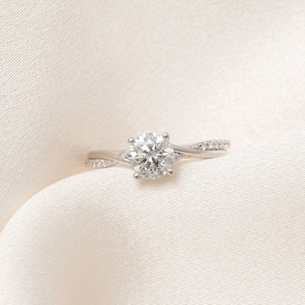 ENTWINE | Round Solitaire Lab Diamond Set in Platinum