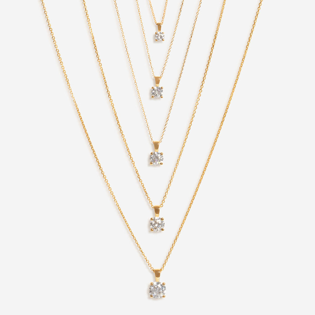 view of the different diamond weights in yellow gold diamond necklace