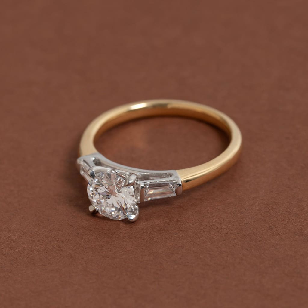 FALLON | Round Solitaire Lab Diamond Set in 18ct Gold