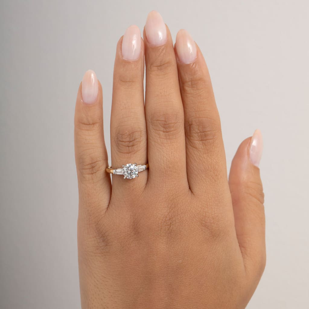 FALLON | Round Solitaire Lab Diamond Set in 18ct Gold