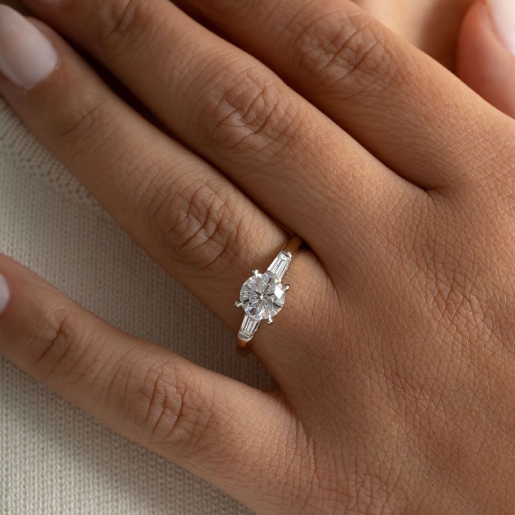 FALLON | Round Solitaire Lab Diamond Set in 18ct Gold 1.34ct