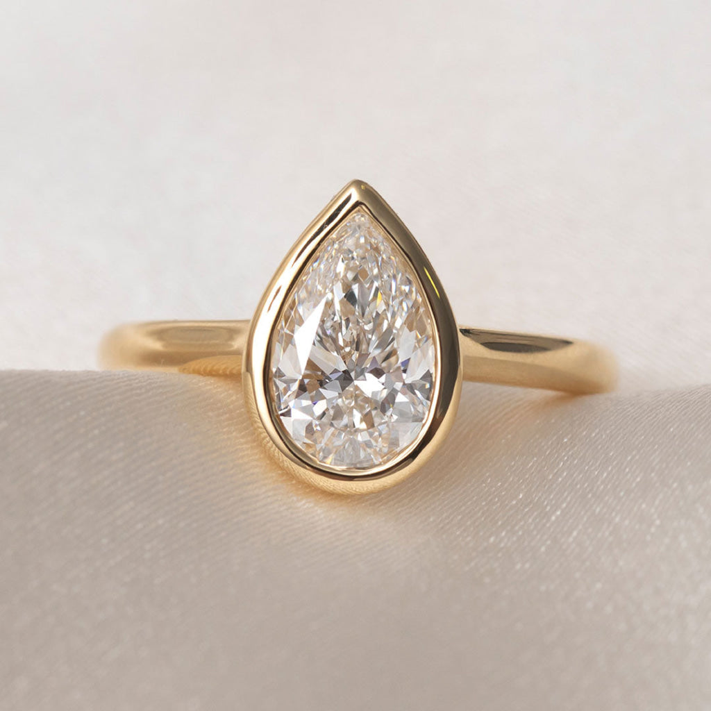 FARAH 1.5ct | Pear Cut Bezel Set Lab Grown Diamond Engagement Ring 18ct Gold