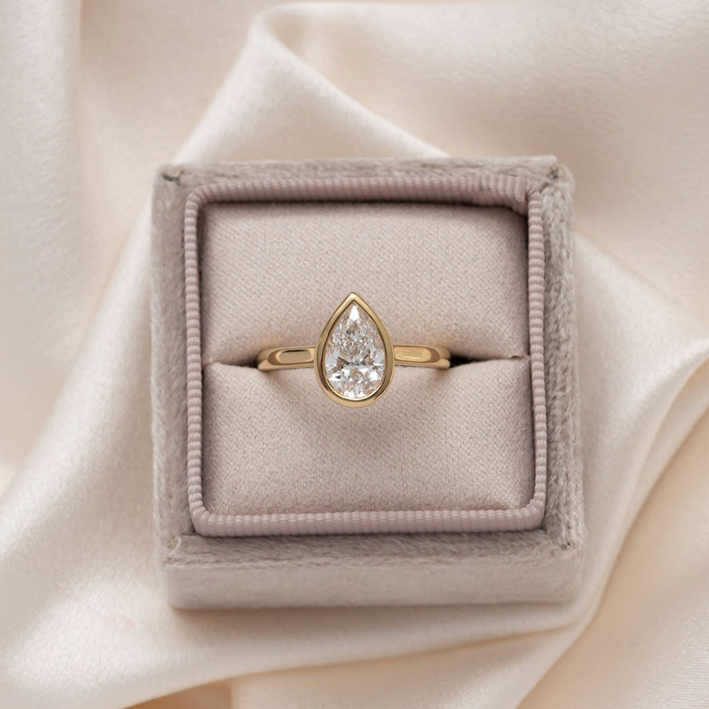 FARAH 1.5ct | Pear Cut Bezel Set Lab Grown Diamond