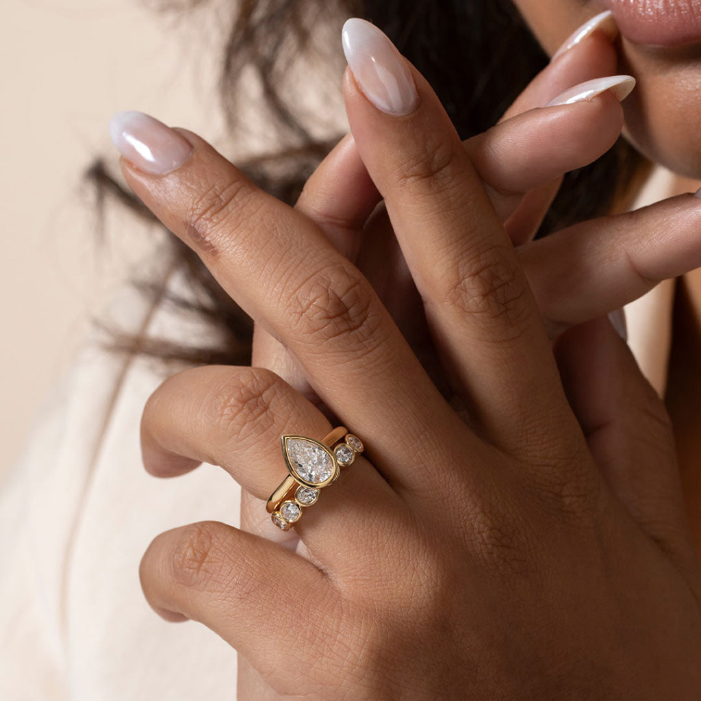 FARAH 1.5ct | Pear Cut Bezel Set Lab Grown Diamond