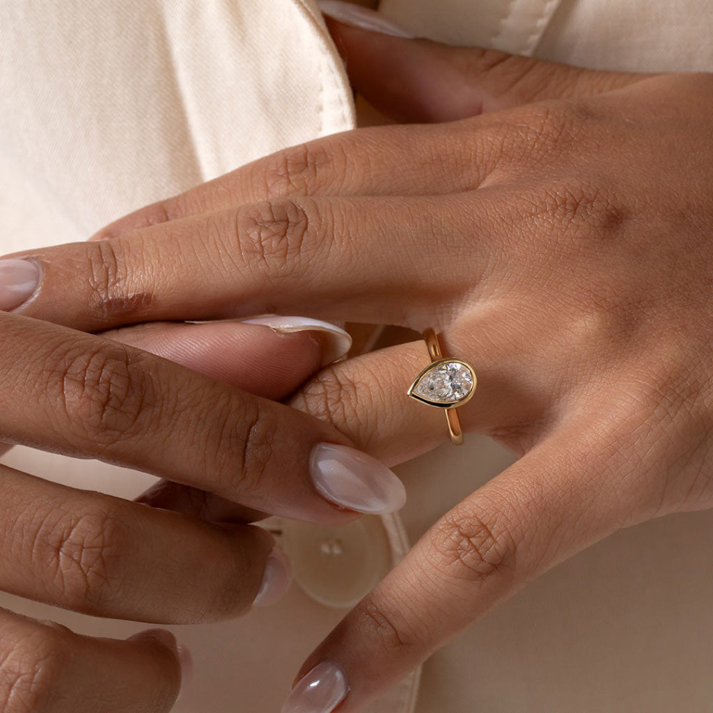 FARAH 1.5ct | Pear Cut Bezel Set Lab Grown Diamond