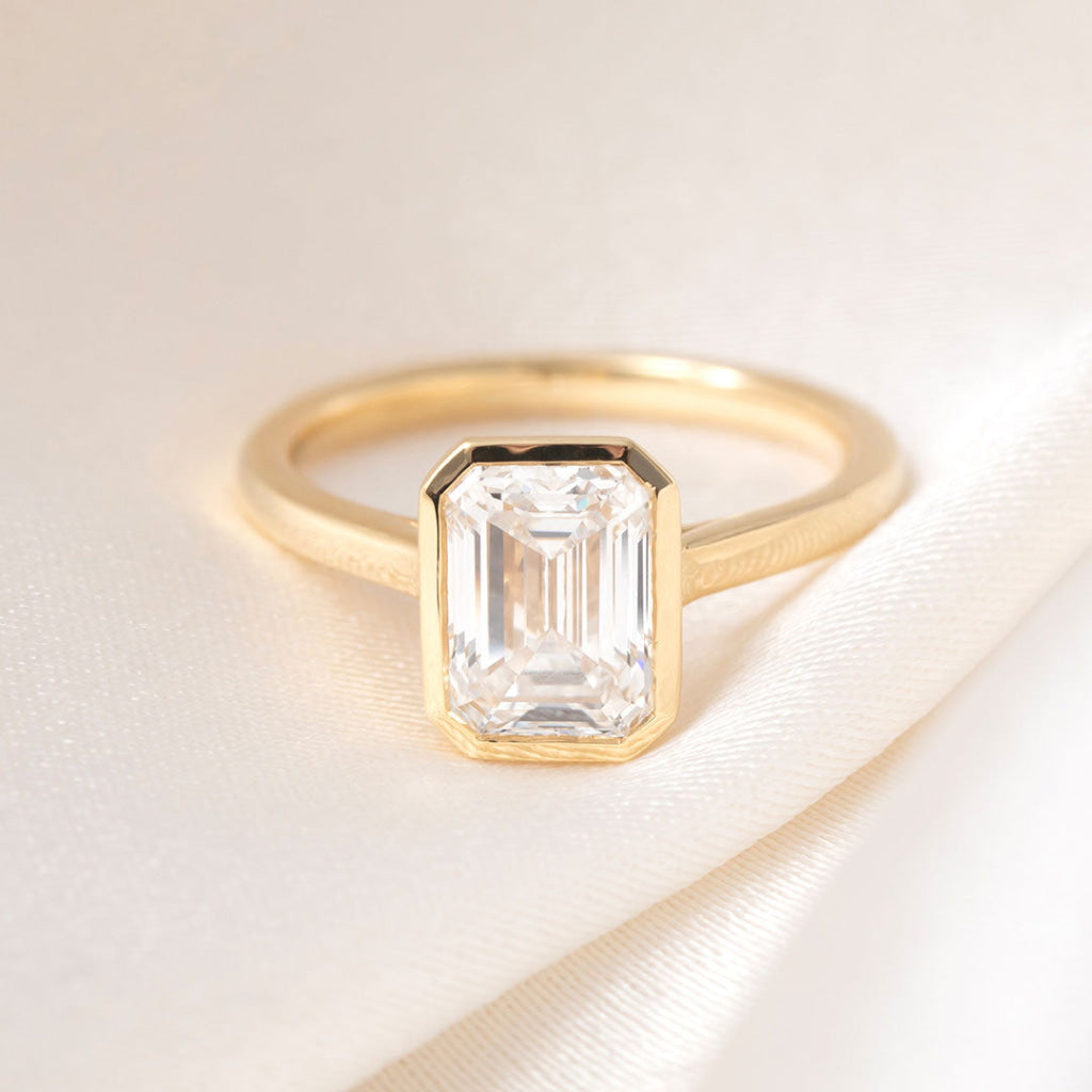 FARAH 2ct | Emerald Cut Bezel Set Lab Grown Diamond Engagement Ring 18ct Gold