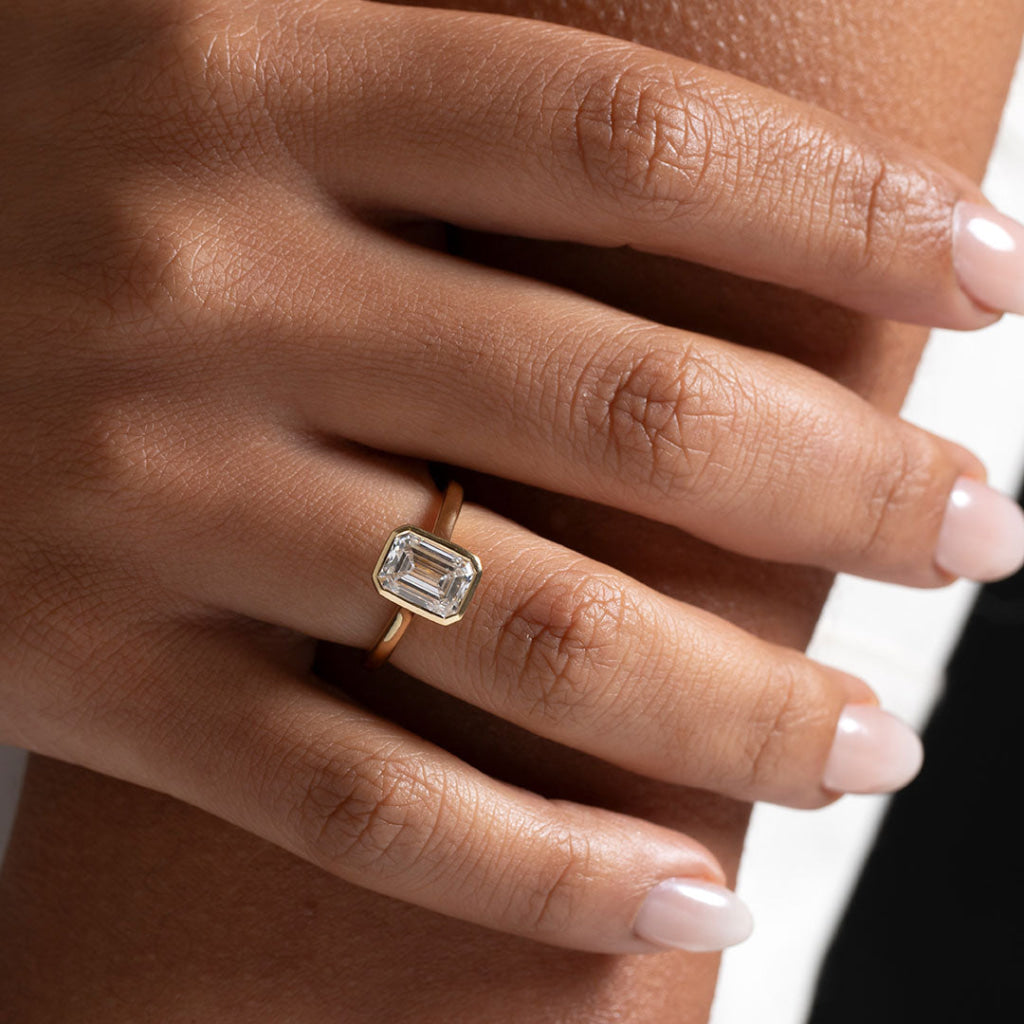 FARAH 2ct | Emerald Cut Bezel Set Lab Grown Diamond