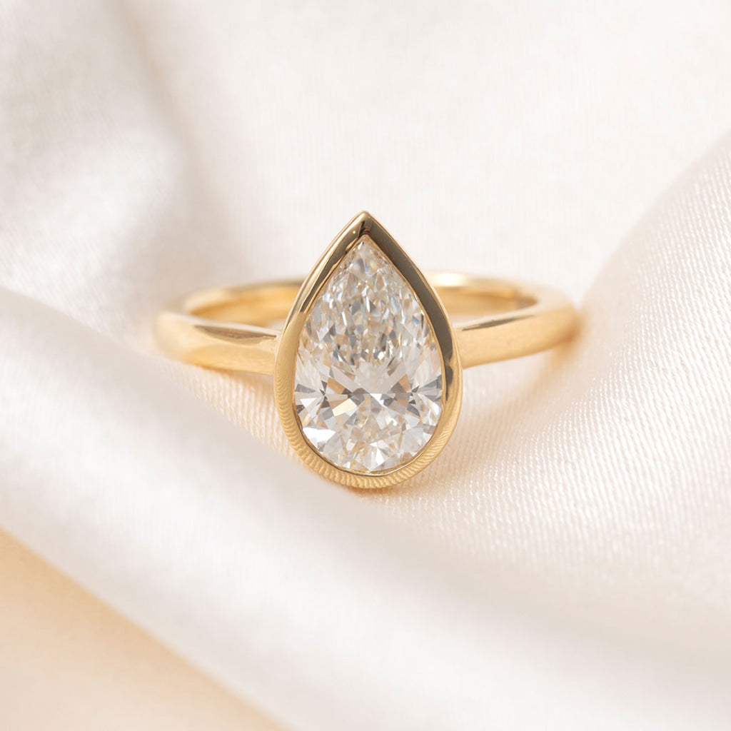 FARAH 2ct | Pear Cut Bezel Set Lab Grown Diamond Engagement