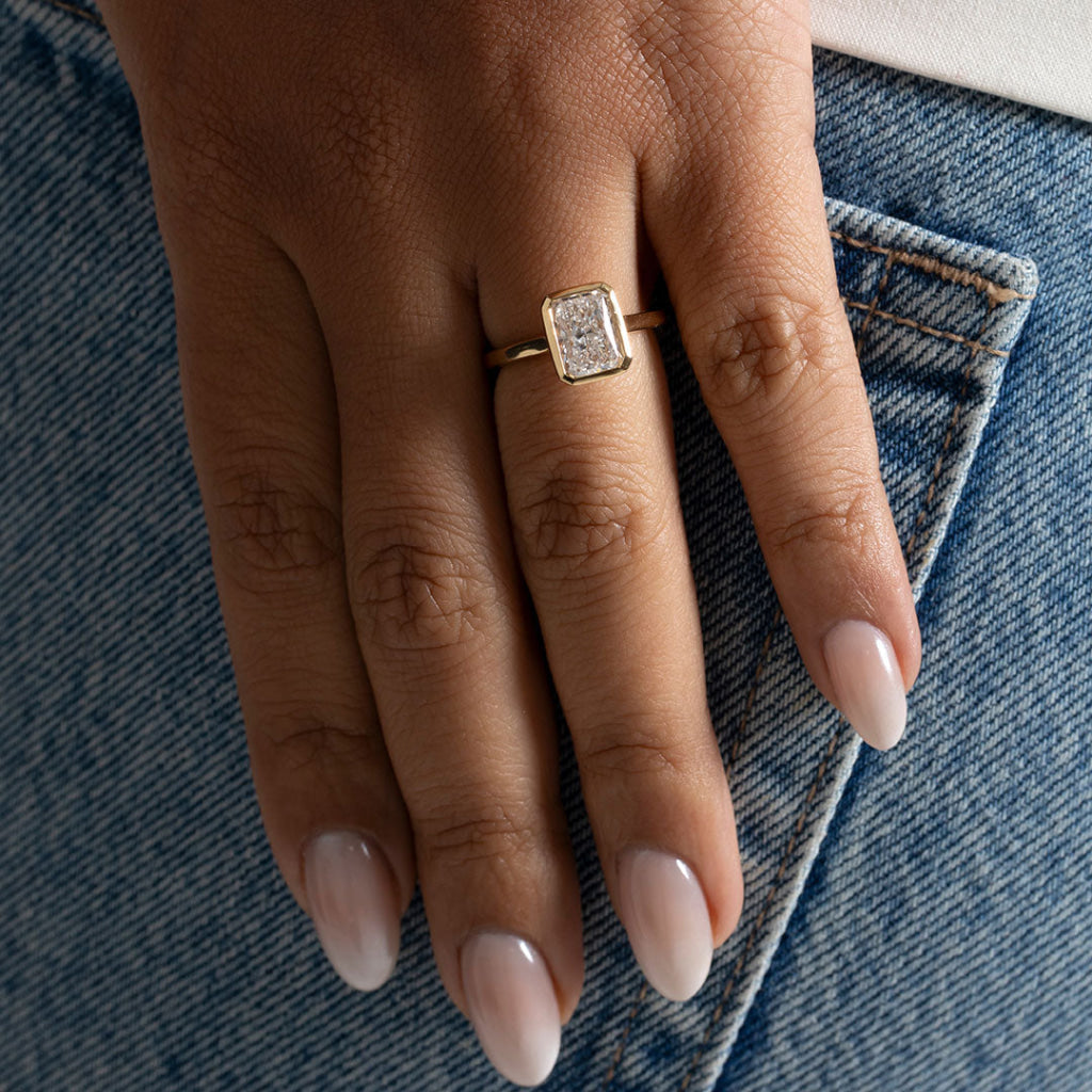 FARAH 2ct | Radiant Cut Bezel Set Lab Grown Diamond