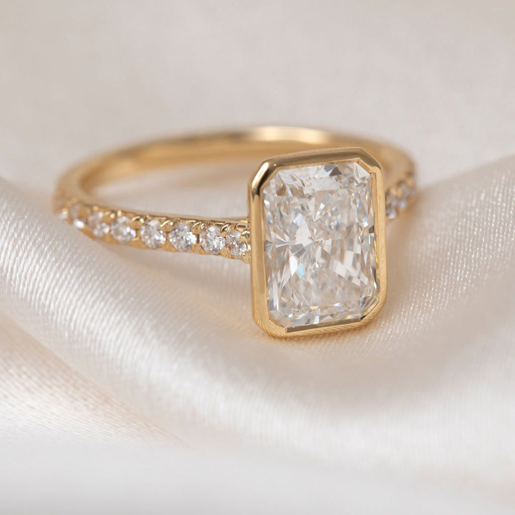 FIANNA 2.30ct | Radiant Solitaire Lab Grown Diamond