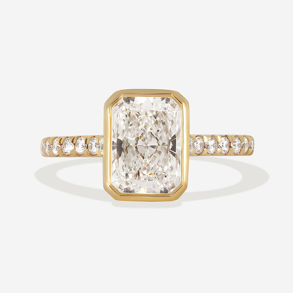 FIANNA 2.30ct | Radiant Solitaire Lab Grown Diamond Engagement Ring in 18ct Gold